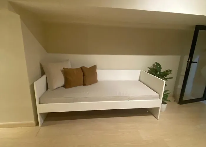 Edsa Heights Loft Unit Ama Tower 3312 * Manila